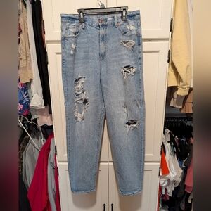 American Eagle Relaxed Mom